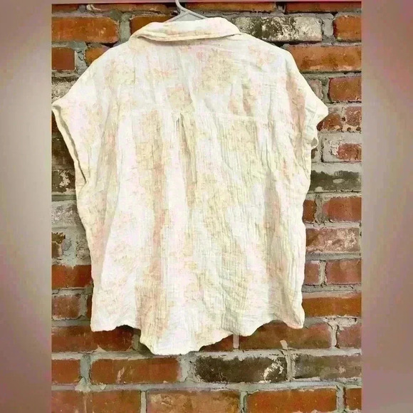 Talulah Gauze Cotton Floral Button Up Size Small - Picture 6 of 7